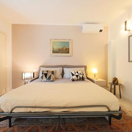 Siena Uptown - Sabrina'S Charming Apartment Bagian luar foto