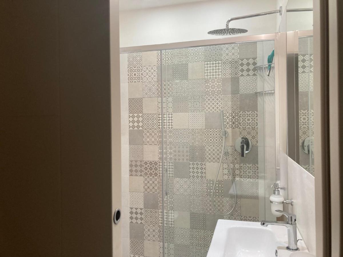 Siena Uptown - Sabrina'S Charming Apartment Bagian luar foto