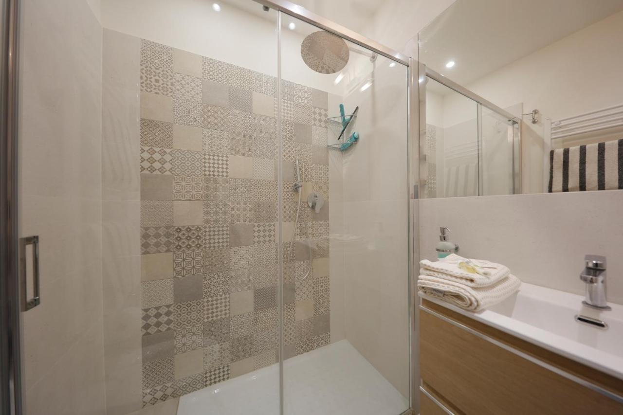 Siena Uptown - Sabrina'S Charming Apartment Bagian luar foto