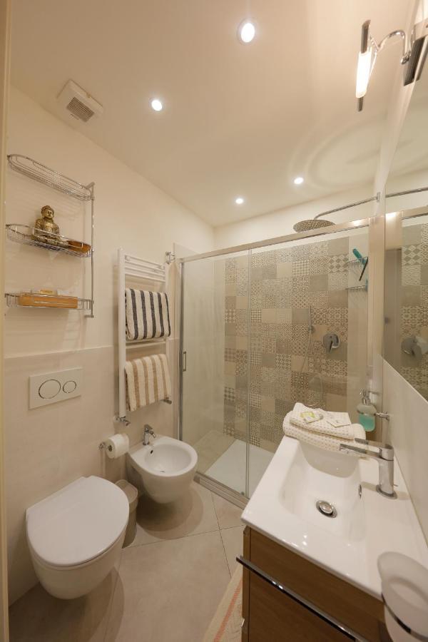 Siena Uptown - Sabrina'S Charming Apartment Bagian luar foto