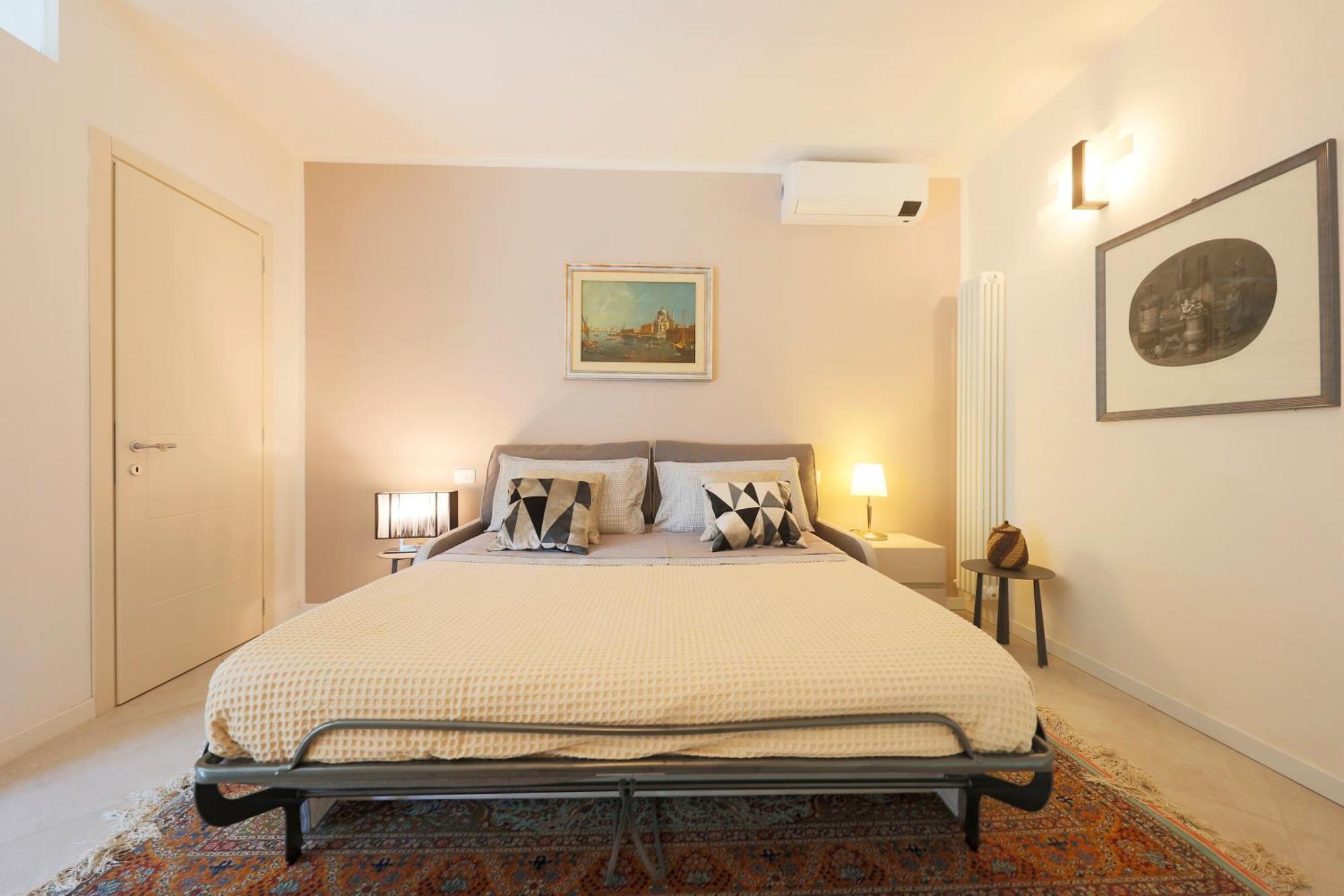 Siena Uptown - Sabrina'S Charming Apartment Bagian luar foto